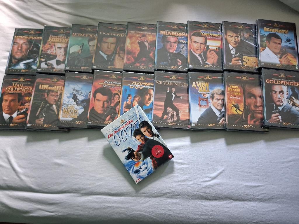 DVD JAMES BOND 007 LOT 19 STUKS, CD & DVD, DVD | Action, À partir de 12 ans, Enlèvement, Neuf, dans son emballage, Action