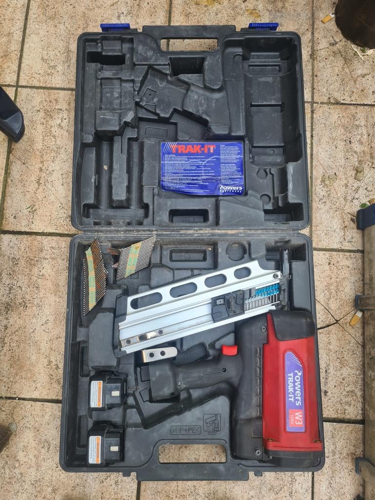 Nagel pistool  gas, Ophalen