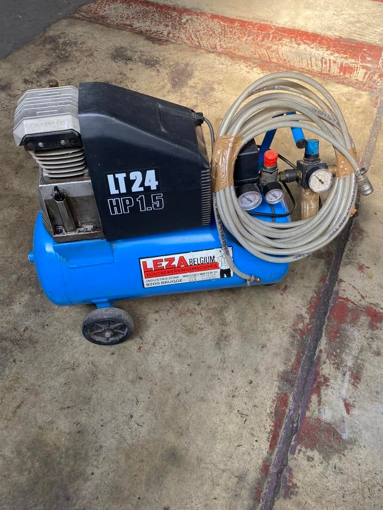 Compresseur à air avec grand tuyau ., Bricolage & Construction, Enlèvement, Utilisé