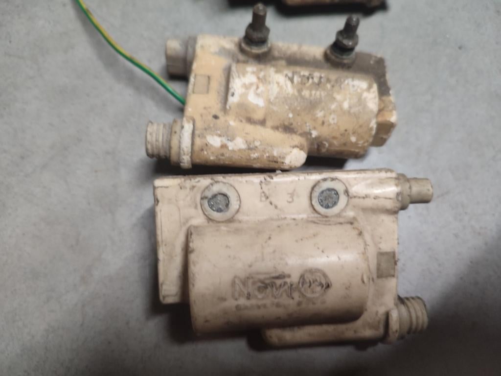 Bobines Haute Tension mobylette, Autos : Pièces & Accessoires, Systèmes à carburant, Enlèvement ou Envoi