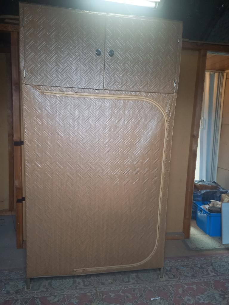 Kleerkast, Huis en Inrichting, Kasten | Kleerkasten, Gebruikt, Met deur(en), Met plank(en), Met hangruimte, Kunststof, Ophalen