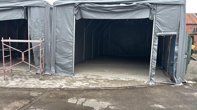 Garage Te Huur - Tent 10 meter lang x 5 Meter breed, Doe-het-zelf en Bouw, Overige Doe-Het-Zelf en Bouw, Nieuw, Ophalen