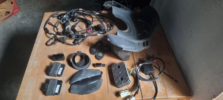 Gros lot pièces scooter SYM 125cc, Vélos & Vélomoteurs, Pièces de cyclomoteur | Scooters, Utilisé, SYM, Autres types, Enlèvement