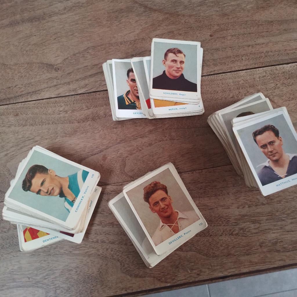 LOT oude voetbalprenten(1940-1950), Verzamelen, Sportartikelen en Voetbal, Gebruikt, Verzenden