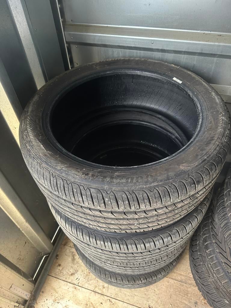 4 fois plus de performances Goodyear : 2,245/45/19 102 V, Autos : Pièces & Accessoires, Pneus & Jantes, Neuf, 245 mm, Véhicule de tourisme