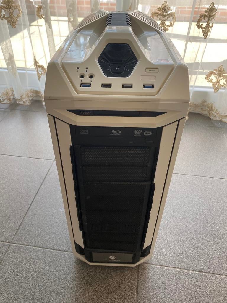 Computer behuizing Cooler master storm stryker, Computers en Software, Computerbehuizingen, Ophalen, Gebruikt