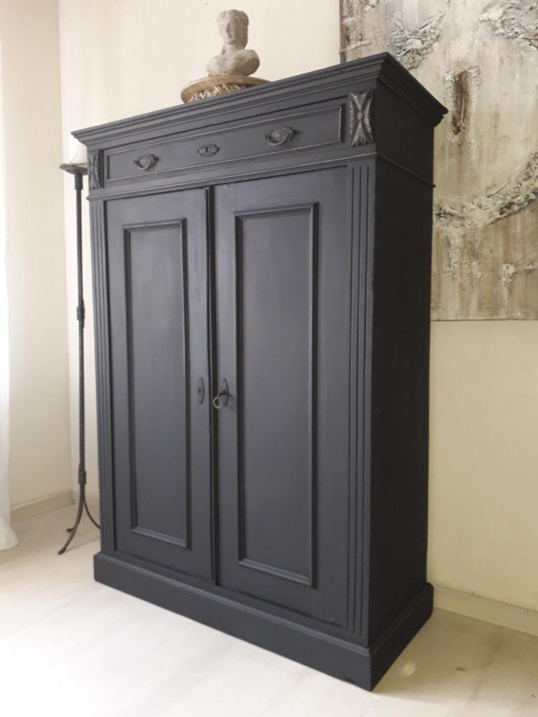 Meidenkast in prachtige staat en veel legruimte, Ophalen