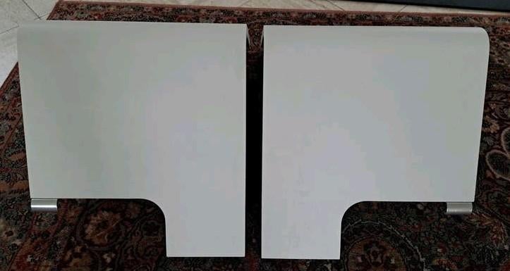 Bâtiment arrière avec deux tables Auronde, Maison & Meubles, Chambre à coucher | Tables de chevet, Enlèvement