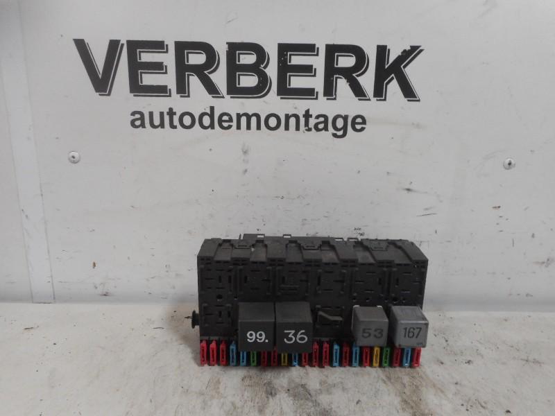 BOITIER FUSIBLES Volkswagen Golf III (1H1) (vw357937039), Autos : Pièces & Accessoires, Utilisé, Volkswagen