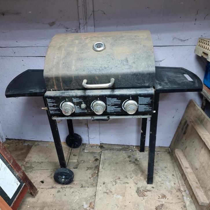 Grote gasbarbecue om te vernieuwen of voor decoratie, Tuin en Terras, Gasbarbecues, Gebruikt, Ophalen