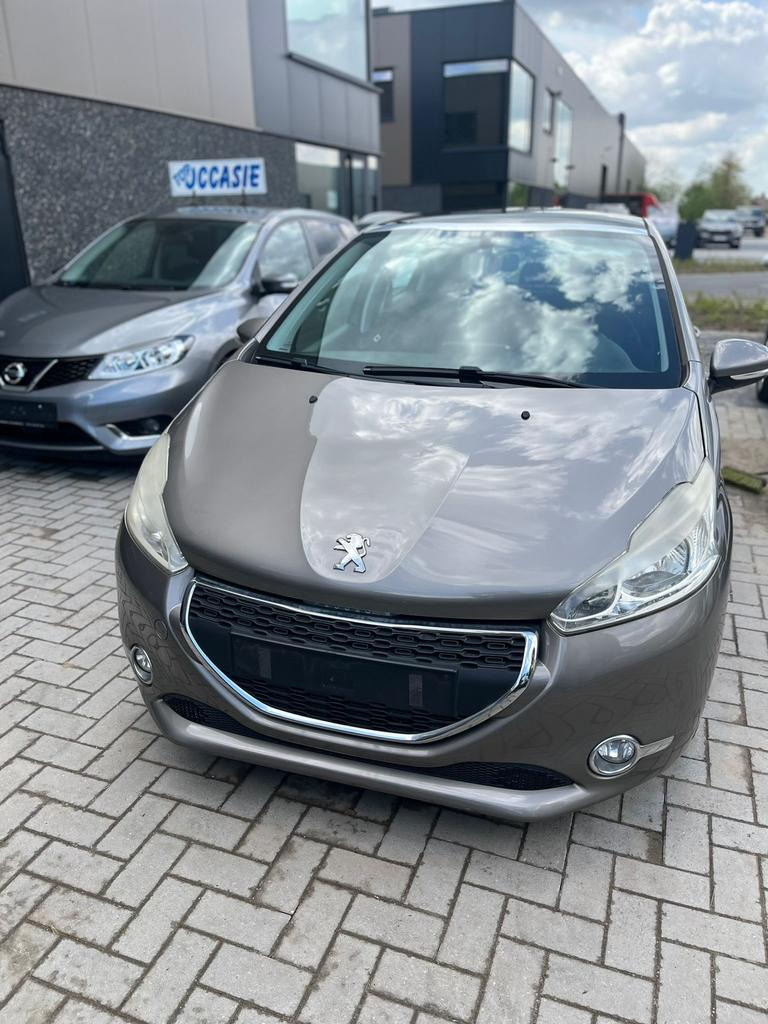Peugeot 208 2012 1.4 benzine, Auto's, Voorwielaandrijving, Euro 5, 4 cilinders, Bruin
