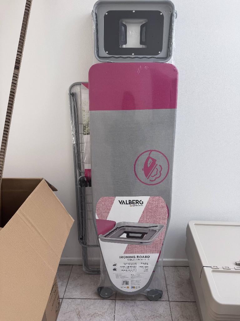 planche à repasser, Enlèvement, Comme neuf, Fer à repasser avec cordon
