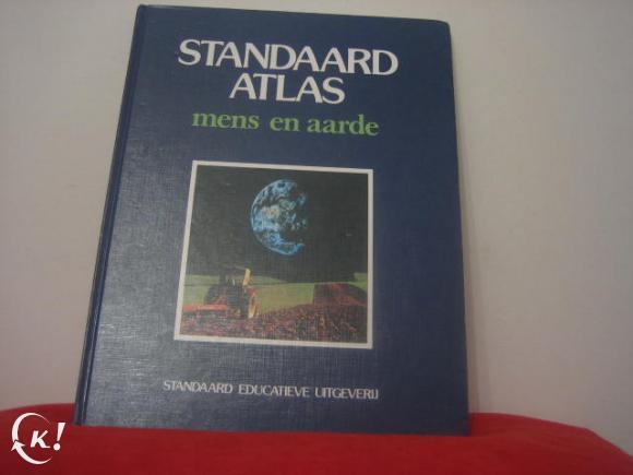 Standaard Atlas Mens en Aarde, Boeken, Atlassen en Landkaarten, Zo goed als nieuw, Ophalen