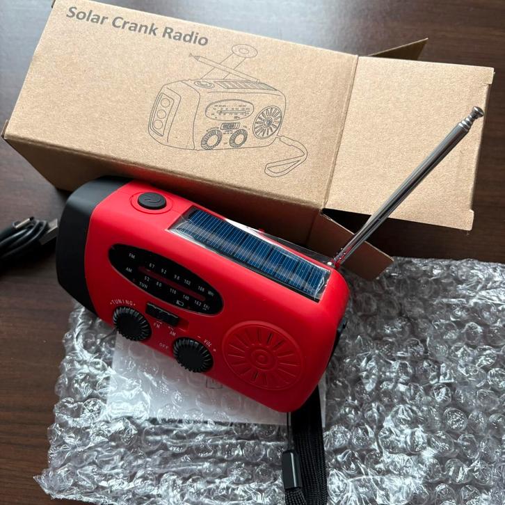Radio-manivelle solaire avec lampe de poche et batterie exte, TV, Hi-fi & Vidéo, Radios, Neuf, Radio, Enlèvement ou Envoi