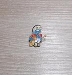 PIN - SMURF - DE SMURFEN - SCHTROUMPF - PAARDRIJDEN, Verzamelen, Verzenden, Gebruikt, Figuurtje, Speldje of Pin