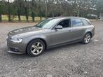 AUDI A4   BREAK    6 VITTES NAVI AIRCO TREKHAAK, Auto's, Audi, Voorwielaandrijving, Zwart, Bruin, USB