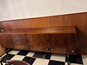 Vintage dressoir jaren 60 beschikbaar voor biedingen