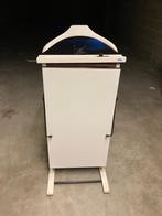 Valet de nuit defroisseur, Enlèvement