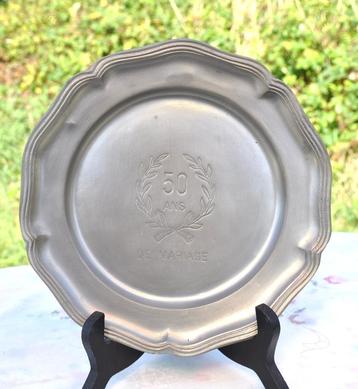 assiette 50 ans de mariage en etain 95% beschikbaar voor biedingen