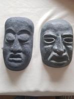 2 petits masques - style olmèque, Enlèvement