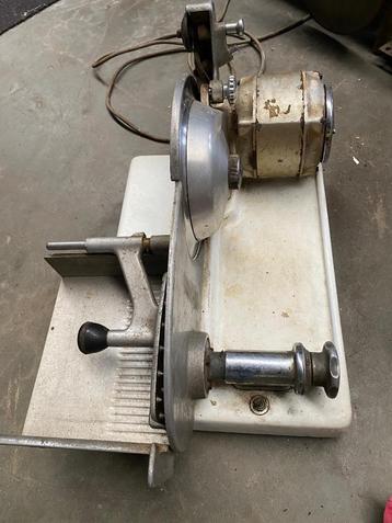 oude snijmachine beschikbaar voor biedingen
