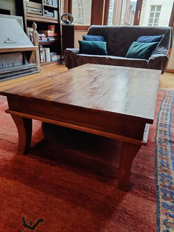 Massief eiken salontafel beschikbaar voor biedingen