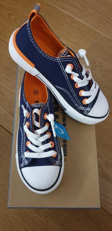 NIEUW artikel : Tams sneakers - Maat 29 beschikbaar voor biedingen