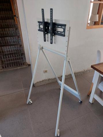 staander voor tv / scherm / monitor beschikbaar voor biedingen