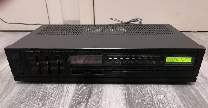 Realistic STA-130 AM/FM Stereo Receiver, Audio, Tv en Foto, Stereoketens, Zo goed als nieuw, Tuner of Radio, Overige merken, Ophalen