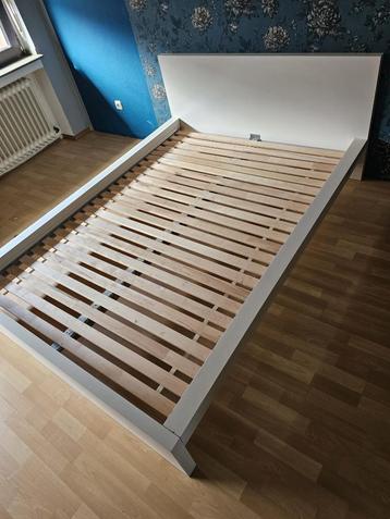 IKEA MALM bed 140 x 200 — wit met lattenbodem beschikbaar voor biedingen