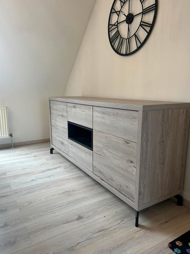 Armoire de commode moderne à vendre, Maison & Meubles, Armoires | Dressoirs, Comme neuf, Enlèvement