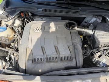 Motor van een Volkswagen Polo beschikbaar voor biedingen