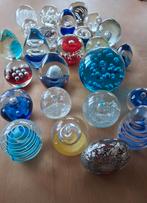 Press papiers, Ophalen