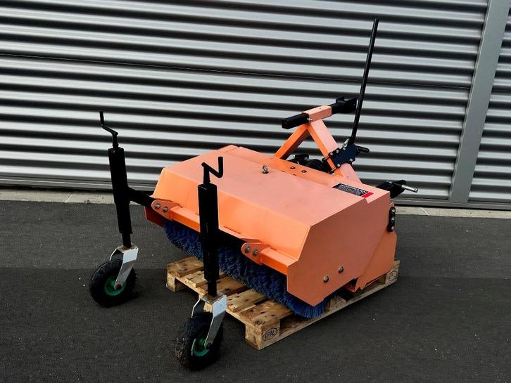 balayeuse 115 cm pour tracteur avec bac de ramassage, Jardin & Terrasse, Balayeurs, Utilisé, Enlèvement