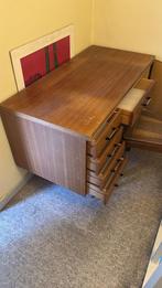 Vintage bureau om weg te geven, Huis en Inrichting, Bureaus, Ophalen, Gebruikt, Bureau