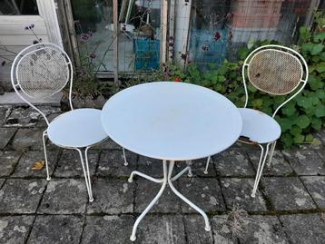 Metalen deco tuinset beschikbaar voor biedingen