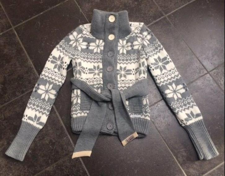 NIEUW! SUPERDRY Dik gebreide vest in grijs/ecru maat M, Kleding | Dames, Truien en Vesten, Nieuw, Maat 38/40 (M), Grijs, Ophalen of Verzenden