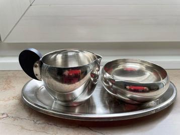 Verzilverde FLOREAT SET ( schaal + melk- en suikerkan ) beschikbaar voor biedingen