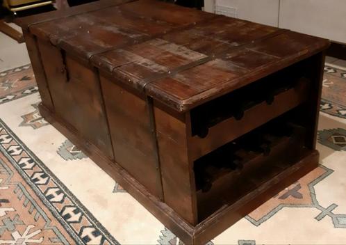 Antieke dekenkist met  wijnkelder, Huis en Inrichting, Woonaccessoires | Kisten, Zo goed als nieuw, Ophalen