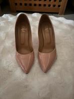 Nude Louboutin’s maat 38, Kleding | Dames, Ophalen, Zo goed als nieuw, Pumps