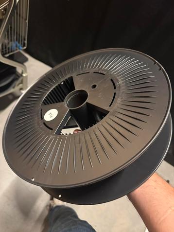 Lege rollen fillament beschikbaar voor biedingen