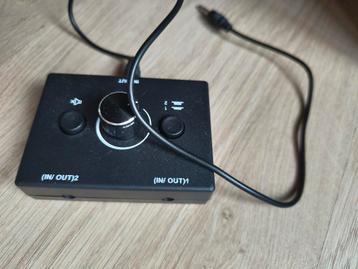 Audio splitter, 2 input, Muziek en Instrumenten, Instrumenten | Toebehoren, Ophalen of Verzenden, Zo goed als nieuw