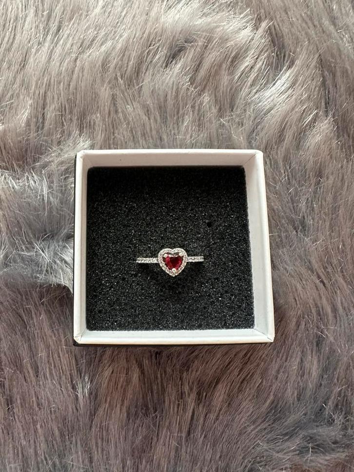 Bague en argent massif 925, Bijoux, Sacs & Beauté, Bracelets à breloques, Neuf, Autres marques, Argent, Avec strass, Enlèvement ou Envoi