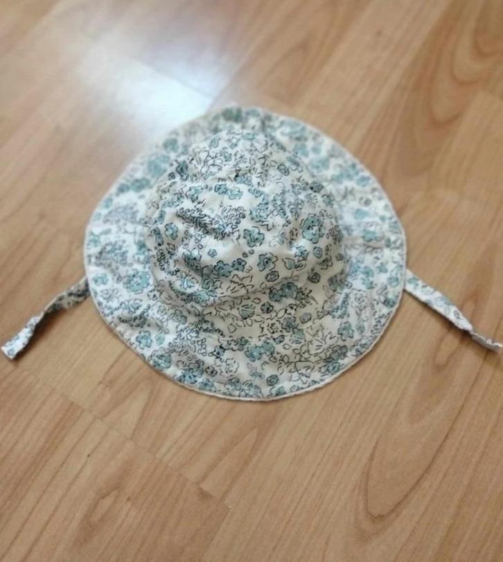 zonnehoed maat 74 - 80 LC Waikiki, Kinderen en Baby's, Babykleding | Maat 74, Zo goed als nieuw, Meisje, Overige typen, Ophalen of Verzenden