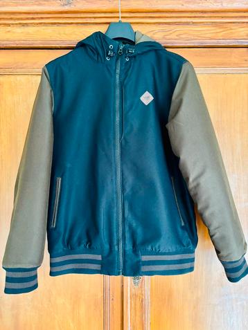 Mooie zwarte jas, bruine mouwen, Vans, maat medium beschikbaar voor biedingen