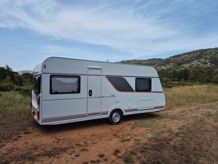 Caravan Bürstner premio, Caravans en Kamperen, Caravans, Particulier, Bürstner, Frans bed, Mover, Ophalen