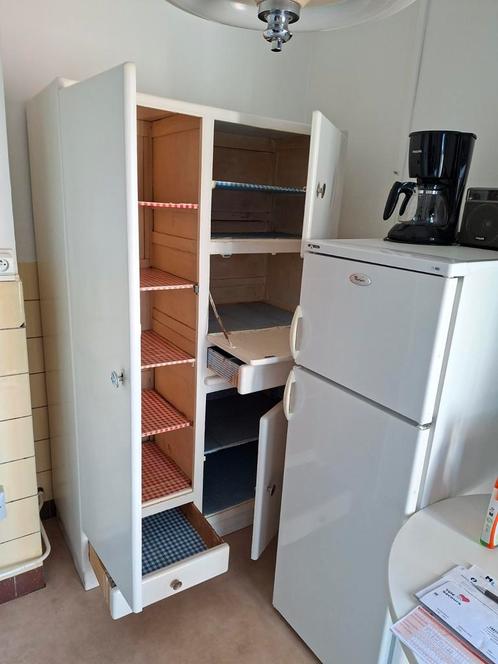 Doit ⚠️ partir Meuble vintage 1950  Meuble tout en ordre, Huis en Inrichting, Kasten | Roldeurkasten en Archiefkasten, Gebruikt