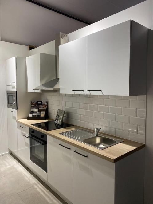 Op maat uitgeruste keuken !, Huis en Inrichting, Keuken | Complete keukens, Nieuw, Overige typen, Wit, Hout, Hoogglans of Gelakt