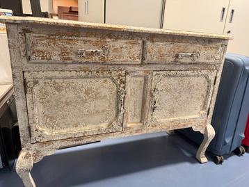 Kastje beschikbaar voor biedingen