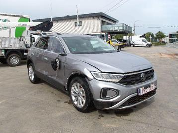 VOLKSWAGEN T-ROC  BENZINE 04-23 beschikbaar voor biedingen
